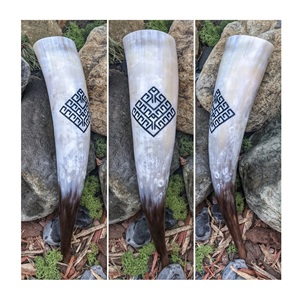 Chope à bière en corne de Viking - Style vintage, finition polie, personnalisable, écologique, abordable - Product Image 1