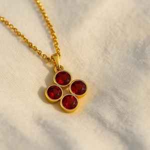 Colgante de granate en plata de ley 925 chapada en oro de 14 quilates, piedra de nacimiento de enero, joyería hecha a mano, regalo para mujer - Product Image 5