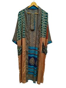 Robe kimono en soie pure, patchwork, pour couvrir le bikini, vêtement de nuit, longue robe, kimono indien vintage en soie recyclée, fait main - Product Image 6