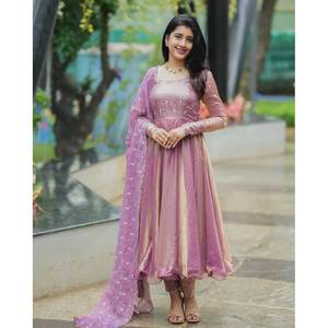 VESTIDO DE SEDA CON BORDADO DE LENTEJUELAS DE MODA con DUPATTA - Product Image 1