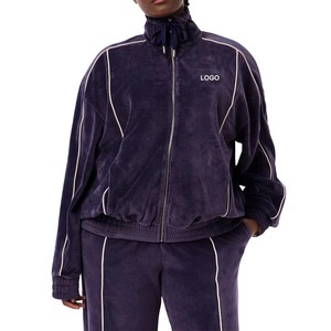 Conjunto Deportivo de Terciopelo Morado para Mujer, con Capucha y Cremallera Completa, Dos Piezas, Corte Holgado, Estilo Casual Urbano, Bolsillos Laterales, Color Sólido, Logotipo Personalizado Impreso - Product Image 5