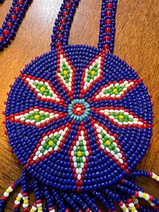 Collier médaillon étoile perlé fait main Tohono O’odham, design élégant, bleu + rouge, 16 pouces, idéal pour mariage, anniversaire - Meilleure vente - Product Image 4