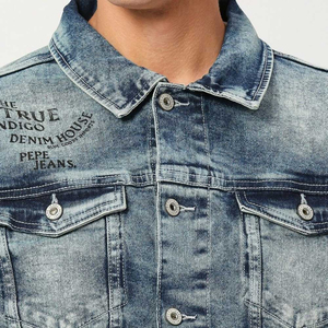เสื้อแจ็คเก็ตยีนส์แบบ OEM ขายดี คุณภาพสูง แจ็คเก็ตยีนส์ลำลองสไตล์สตรีทสำหรับผู้ชาย รับทำโลโก้ตามสั่ง - Product Image 6