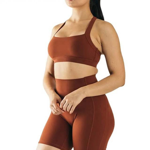 Ensemble de yoga sans couture pour femme : short taille haute et crop top – Tenue de sport et fitness - Product Image 2