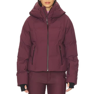 Chaqueta Acolchada con Capucha para Mujer, Venta al Por Mayor OEM, Color Sólido, Manga Larga, Cierre de Cremallera, Abrigo Grueso de Invierno con Relleno de Poliéster - Product Image 1