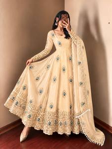Ensemble de robe de soirée en soie Salsa pour femme avec broderie de sequins et dentelle fantaisie, dupatta, longueur cheville, séchage rapide, extensible, élégant - Product Image 1