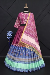 Dernière collection de Lehenga Choli de créateur, richement ornée de broderies numériques et de miroirs, idéale pour les mariages et les fêtes, disponible au prix de gros. - Product Image 5
