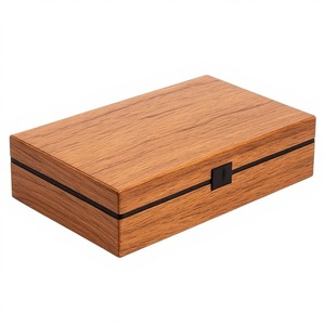 Étui à cigares en bois massif de qualité supérieure, conçu pour un rangement sécurisé et un transport élégant de cigares fins de qualité supérieure. - Product Image 2