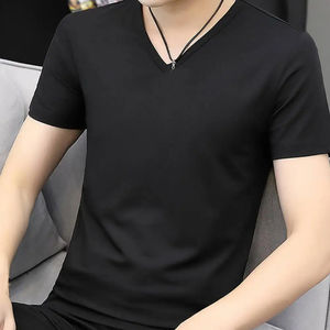 T-shirt Homme Col V Manches Courtes en Soie Glacée, Couleur Unie, Coupe Slim, Décontracté, pour Usage Quotidien, Style Sportif Jeune et Tendance - Product Image 4