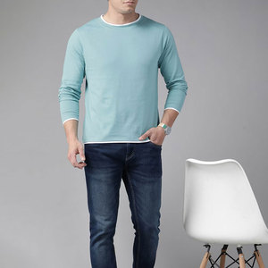 เสื้อยืดแขนยาวผู้ชายสีฟ้าอ่อน คอโอ ทรงปกติ แต่งขอบตัดสี ผ้าถักเนื้อนุ่ม สไตล์ลำลอง - Product Image 4
