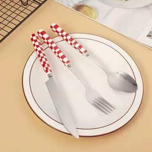 ชุดช้อนส้อมมีดสแตนเลสสำหรับรับประทานอาหารในครัวสมัยใหม่ ชุดอุปกรณ์บนโต๊ะอาหารระดับพรีเมียม - Product Image 3