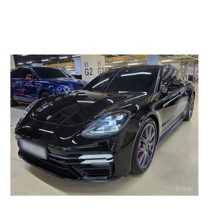 Panamera 4.0 GTS 2023, conduite à gauche, sièges en cuir, caméra de recul, transmission semi-automatique, toit ouvrant panoramique - 17 793 km - Product Image 3