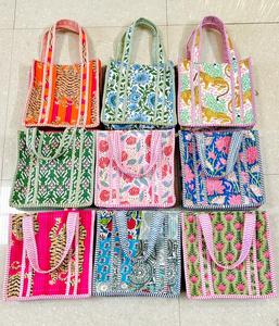 กระเป๋าใส่อาหารกลางวันผ้าฝ้ายลายควิลท์ กระเป๋าถือลายดอกไม้พิมพ์ลายนามธรรม กระเป๋าช้อปปิ้งลายบล็อกพิมพ์ กระเป๋าชายหาด กระเป๋าเดินทาง และกระเป๋าสะพายไหล่ - Product Image 1