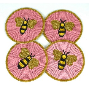 Posavasos Redondos de Vidrio con Cuentas Hechos a Mano, Diseño de Abeja Rosa, Resistentes al Calor, Antideslizantes, Bonitas Decoraciones para Mesa - Product Image 1