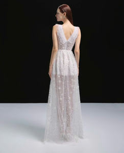 Robe de soirée longue en maille transparente blanche pour femme, style princesse, ornée de paillettes, avec nœud à la taille, personnalisable OEM ODM Vietnam - Product Image 4