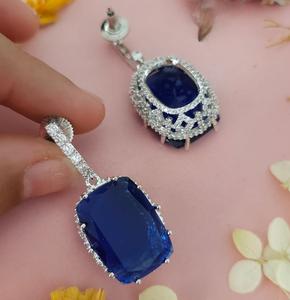 Adorables Pendientes de Moissanita Plateados en Plata de Primera Calidad para Mujeres y Chicas, Ideales para Looks de Noche y Fiestas - Product Image 3