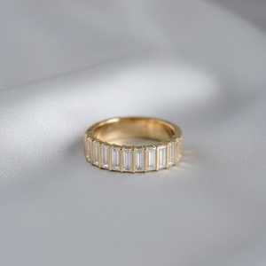 Anillo de media eternidad con diamantes cultivados en laboratorio, corte baguette, para mujer, oro sólido de 14 quilates, joyería fina para compromiso y boda, ideal para regalo. - Product Image 1
