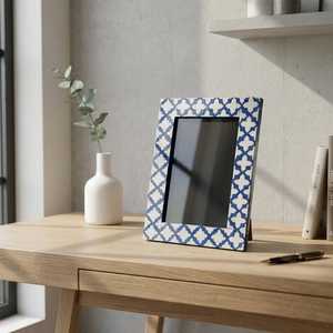 Marco de Fotos de Resina Premium con Incrustaciones de Hueso, Diseño Artístico de Mosaico Hecho a Mano, Exhibición de Fotos de Tamaño Personalizado para Interiores de Lujo - Product Image 3
