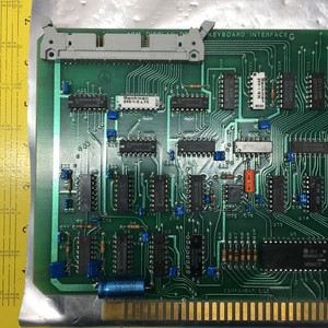 อินเทอร์เฟซคีย์บอร์ดไดรเวอร์จอแสดงผล ASM 900466, PCB - อุปกรณ์และชิ้นส่วนเซมิคอนดักเตอร์มือสองที่เชื่อถือได้ระดับโลก - Product Image 1