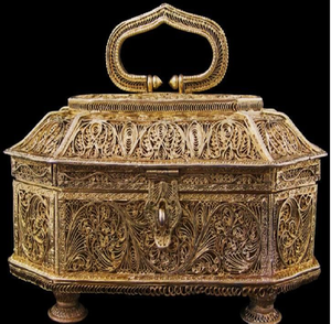 Ensemble de boîtes à épices en argent raffiné, comprenant six récipients à couvercles internes, disponible à prix de gros. - Product Image 2