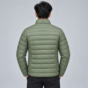 Chaquetas acolchadas ligeras para hombre que combinan calidez, resistencia al viento y un aspecto moderno para viajes y aventuras al aire libre. - Product Image 3