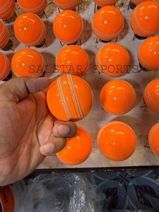 Pelota de Cricket de Cuero Cosida a Mano de Alta Calidad al por Mayor, Grado A, Tamaño Adulto 156GM, Color Naranja para Entrenamiento, con Logotipo Personalizado - Product Image 5