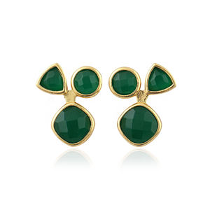 Pendientes de tuerca geométricos con incrustaciones de ónix verde multicolor vintage para mujer, chapados en oro de 18k, de latón macizo, ideales para fiestas y cócteles. - Product Image 1