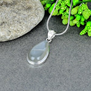NIKHIL GEMS Élégant Pendentif Vintage Ovale Pierre de Lune en Argent Sterling 925 Fait Main, Bijou en Pierre Précieuse, Cadeau, avec Expertise de Tiers - Product Image 3