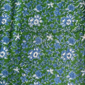 Tissu en coton imprimé à la main Jaal floral vert et bleu pour robes, kurtis, hauts, chemises et vêtements de boutique pour femmes - Product Image 3