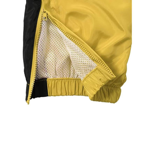 Pantalon de survêtement coupe-vent pour homme, vêtements de sport de haute qualité, construction légère et coupe athlétique confortable - Product Image 4