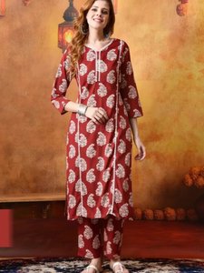 <b>Women</b> Red Floral Printed Rayon <b>Kurta</b> Set Regular Fit Knee-Length Traditional Style Casual Wear Quick Dry Spring Summer Autumn - Product Image 4