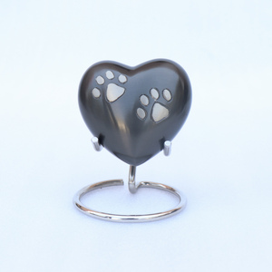Urna para Mascotas Moderna de Alta Calidad, Urna de Cremación de Latón con Corazón Electrochapado, Urna para Guardar Cenizas Grabada, Urna para Cenizas Personalizada Hecha a Mano - Product Image 1