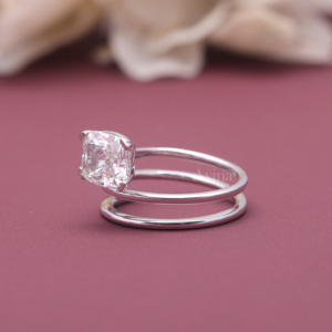 Bague de fiançailles solitaire moderne en or blanc/rose et or jaune 9 carats avec diamant de laboratoire certifié IGI, taille coussin, serti en spirale - Product Image 6