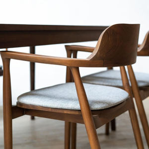 Ensemble table et chaises en bois massif moderne et écologique pour restaurant, hôtel, salon - Mobilier commercial durable, facile à nettoyer - Product Image 2