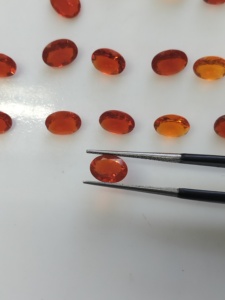 Opale de feu naturelle 8x6MM taille ovale, pierre précieuse naturelle de qualité supérieure pour la fabrication de bijoux - Product Image 1