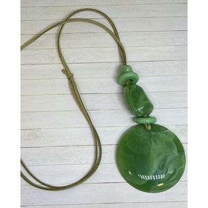 Collar de Resina de Moda, Accesorio de Cristal para Boutiques, Tiendas de Regalos y Plataformas de Comercio Electrónico - Product Image 4