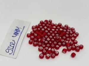 Cuentas de disco rojas con corazón blanco de 4 mm, ideales para la fabricación de joyas, pulseras, collares, pendientes y accesorios creativos. - Product Image 5