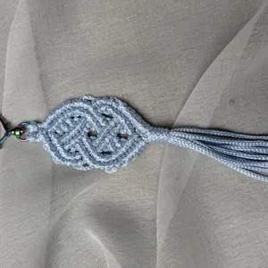 Porte-clés en macramé de qualité supérieure, objet décoratif, breloque pour sac, parfait pour les sacs à main, les sacs à dos et les sacs fourre-tout, vente en gros depuis l'Inde - Product Image 3