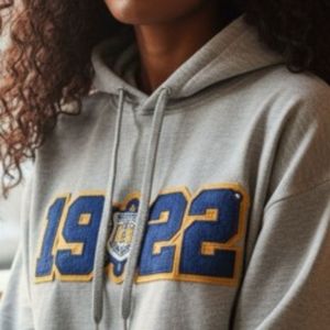Sudadera con Capucha Gris SGR Sigma Gamma Rho 1922 para Mujer, Sudadera de Forro Polar con Letras Griegas, Talla LG SP26 Personalizada - Product Image 3