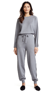 Survêtement gris personnalisé avec fermeture éclair, col rond, coupe ample, taille élastique et poches latérales - Product Image 5