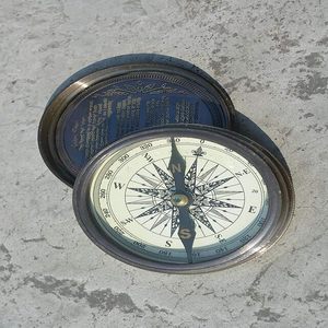 เข็มทิศนาฬิกาแดดทองเหลือง เข็มทิศโลหะขัดเงา เข็มทิศชุบโลหะ เข็มทิศนาฬิกาแดดทองเหลืองโบราณ กล่องหนังสีบรอนซ์ - Product Image 1