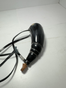 Cuerno de polvo de alta calidad con precio barato Cuerno de polvo de búfalo negro y buey para cuerno de polvo con la mejor calidad de la India - Product Image 4