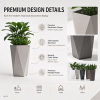Jardinière géométrique haute et moderne pour l'intérieur et l'extérieur, idéale pour les centres de jardinage, la vente en gros, la présentation en magasin et la décoration des espaces commerciaux