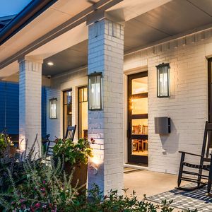 Applique da Esterno Nera in Nichel Spazzolato con Vetro Trasparente, Lanterna da Parete per Portico, Ideale per Fattorie o Case - Product Image 5