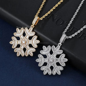 จี้เพชรโมอิสสีเงิน925พรีเมี่ยมความยาว6.2ซม. ความยาว3.7ซม. ความกว้างเครื่องประดับแฟชั่นสำหรับผู้หญิง OEM ODM - Product Image 1