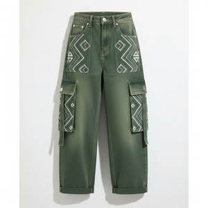 Servicio OEM de pantalones vaqueros holgados para mujer, pantalones de mezclilla de pierna ancha y corte holgado para atuendos casuales y producción en grandes cantidades. - Product Image 5