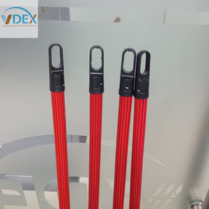 Venta directa de fábrica Herramientas de limpieza Uso Raya roja Mango de escoba de madera recubierto de PVC con cable - Product Image 4