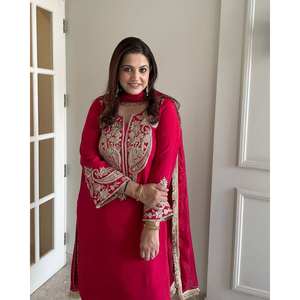 ชุดสัลวาร์ คามีซ ผ้าโพลีเอสเตอร์ ดีไซน์เนอร์ พร้อมเสื้อและกางเกงพร้อมผ้าคลุมไหล่ ปักลายด้วยดิ้น ไซส์ XL สำหรับงานแต่งงาน - Product Image 5