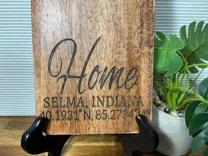 Planche à découper personnalisée pour la cuisine avec poignée, design gravé, finition lisse, surface durable, parfaite pour la préparation, le service et la décoration - Product Image 3