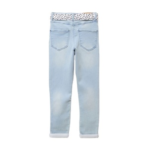 Conjunto de Jeans Ajustados para Niñas con Cinturón y Bufanda, Denim Triple Stone Washed, Estilo Moderno y Ajustado, para Niñas de 4 a 14 Años de BD - Product Image 2